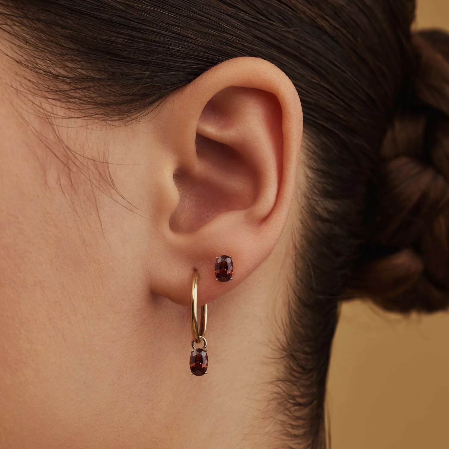 Baguette Brune 14 karaat gouden creolen met bruine zirkonia steen