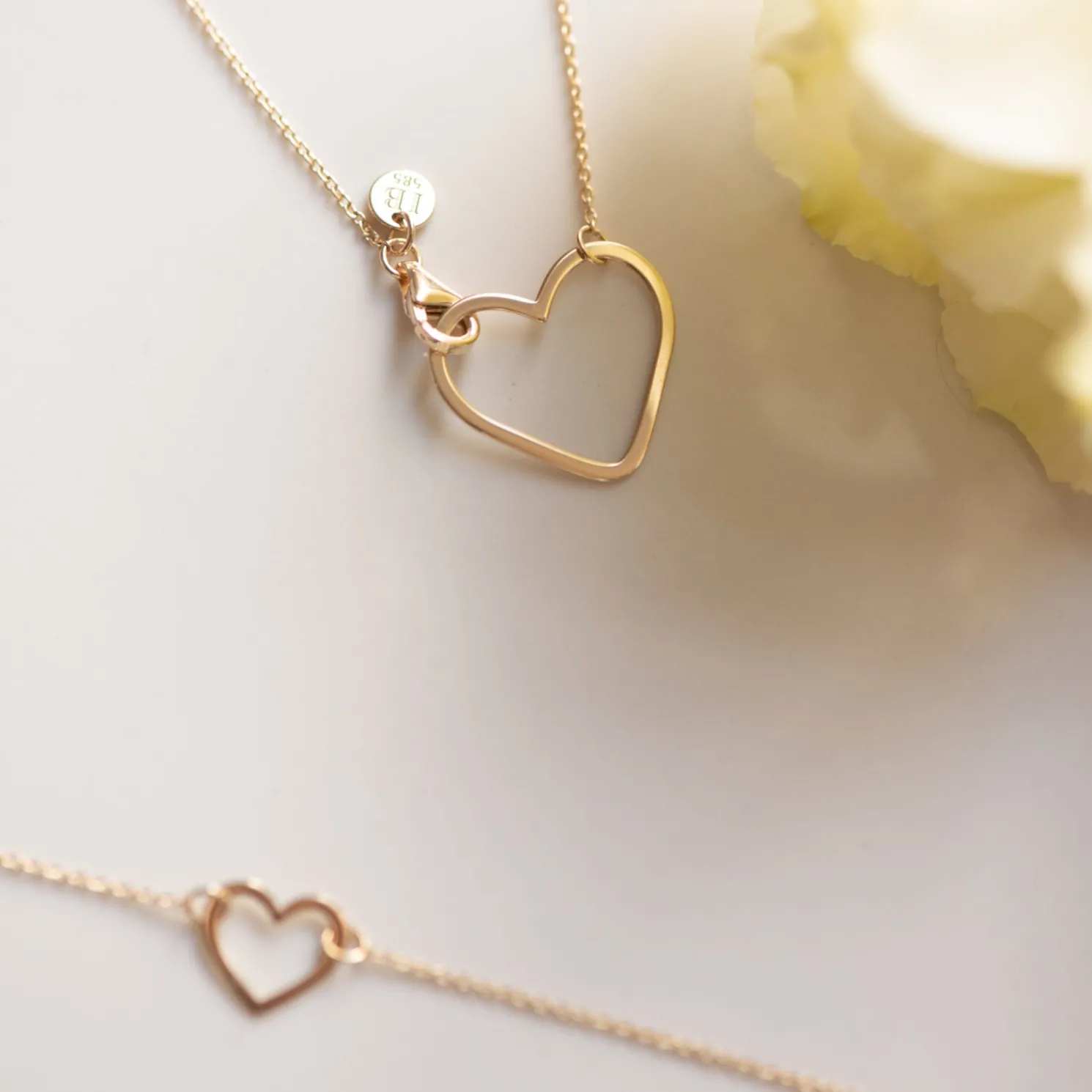 Belleville Amore 14 karaat gouden collier met hartje