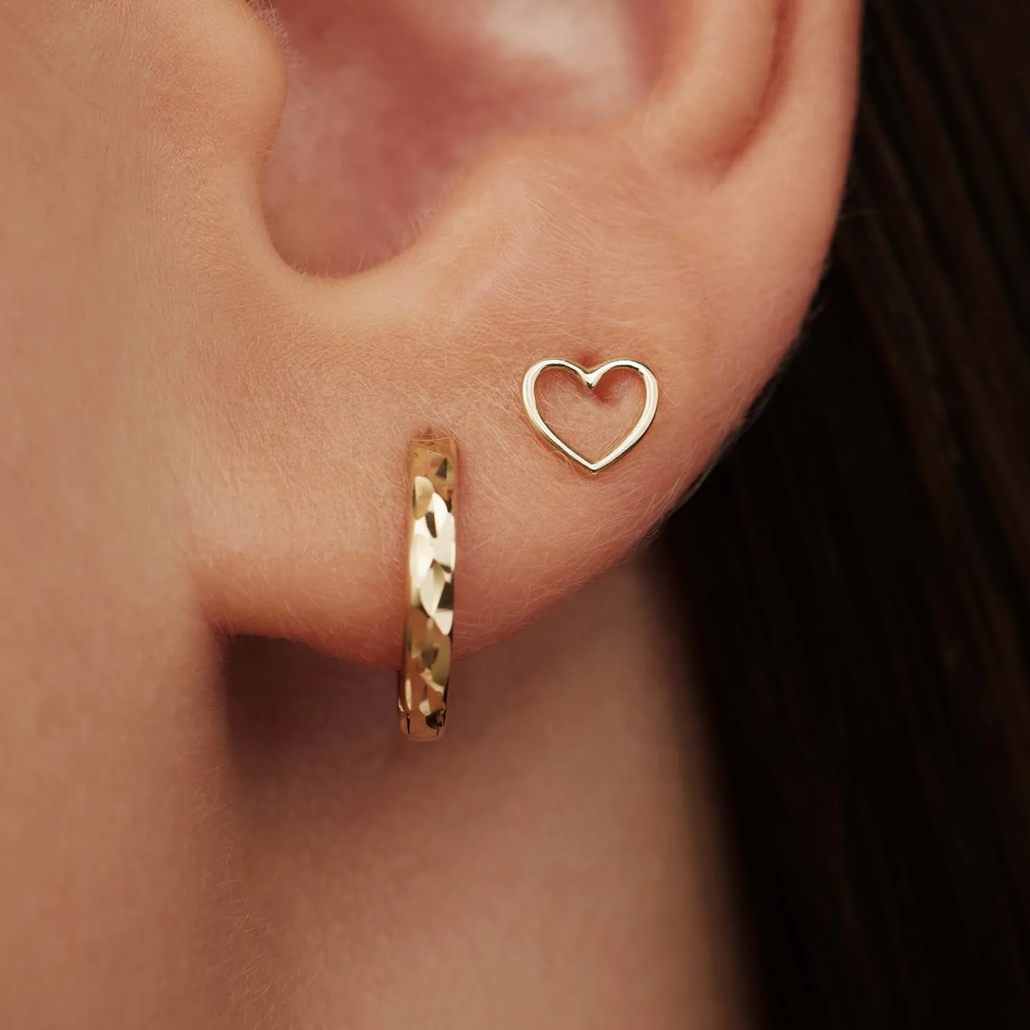 Belleville Amore 14 karaat gouden oorknoppen met hartje