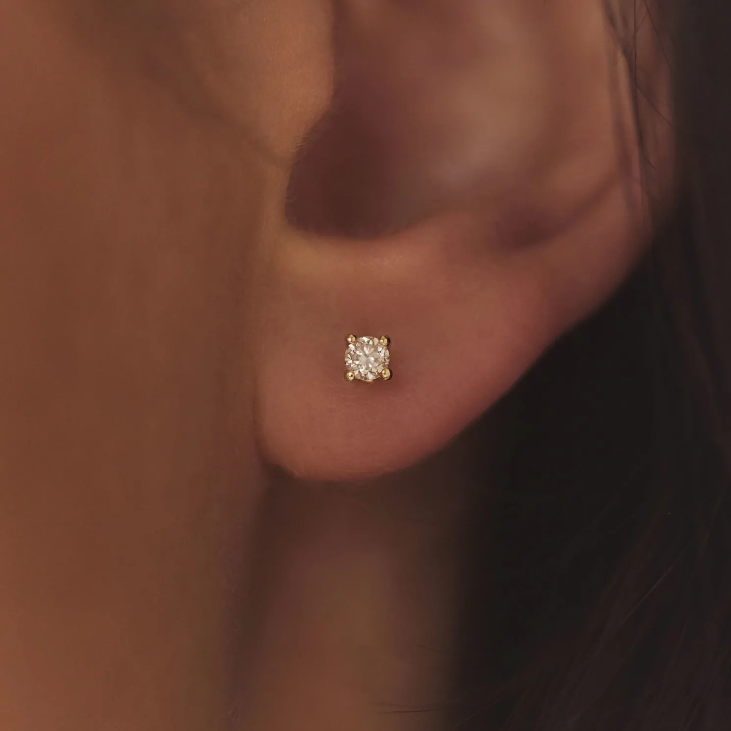 De la Paix Christine 14 karaat gouden oorknoppen met diamant 0.20 karaat