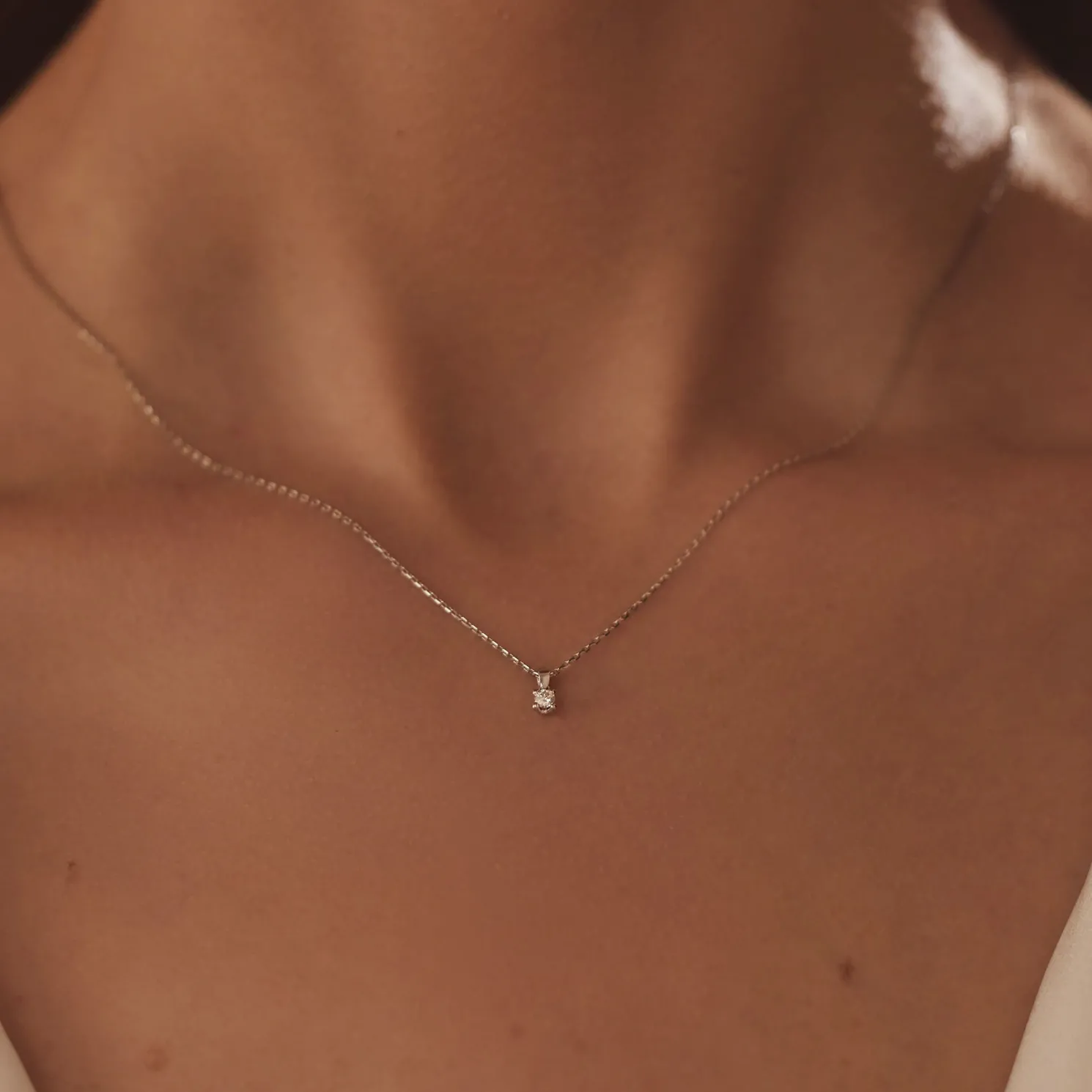 De la Paix Céline 14 karaat witgouden collier met diamant 0.05 karaat