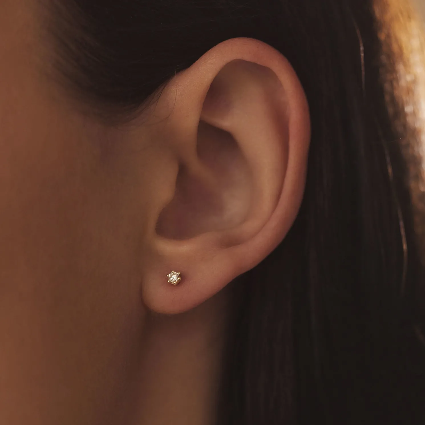 De la Paix Emily 14 karaat gouden oorknoppen met diamant 0.10 karaat