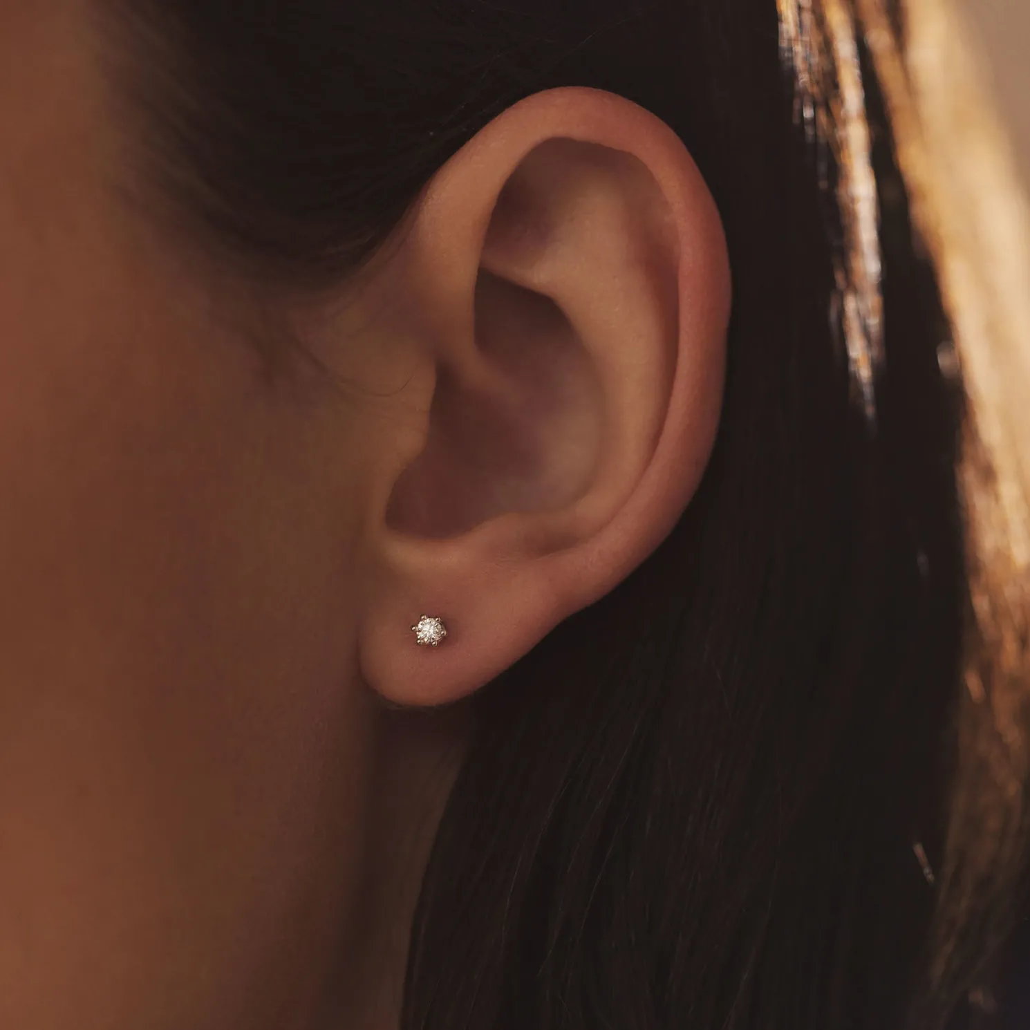 De la Paix Emily 14 karaat witgouden oorknoppen met diamant 0.10 karaat