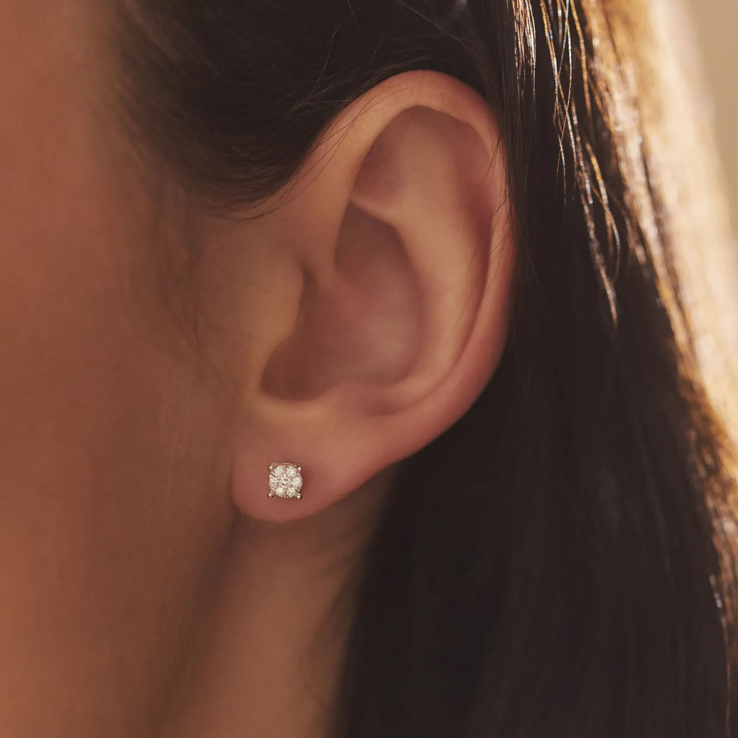 De la Paix Hanaé 14 karaat witgouden oorknoppen met diamant 0.16 karaat