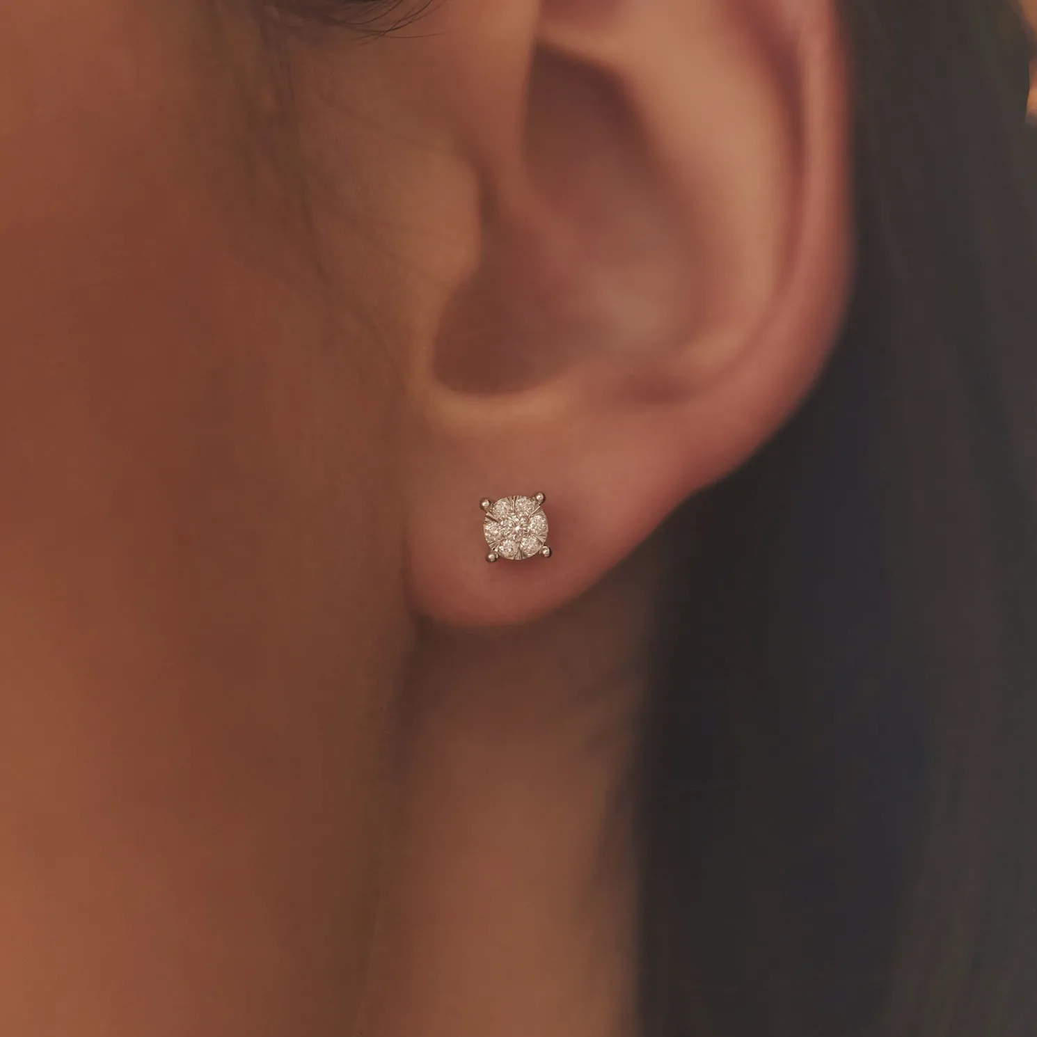 De la Paix Hanaé 14 karaat witgouden oorknoppen met diamant 0.16 karaat