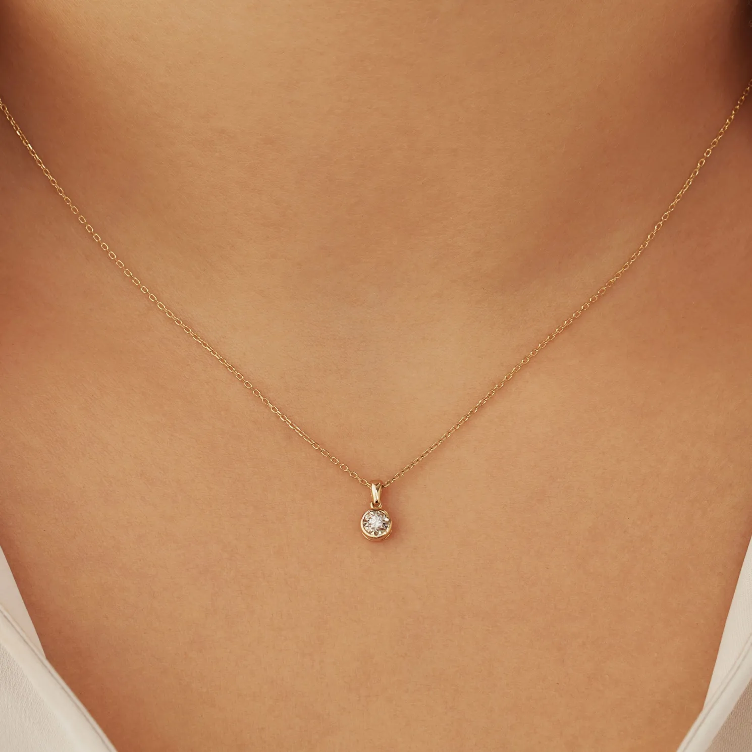 De la Paix Inaya 14 karaat gouden collier met diamant 0.03 karaat