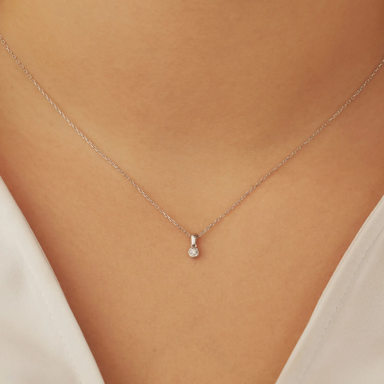 De la Paix Inaya 14 karaat witgouden collier met diamant 0.01 karaat