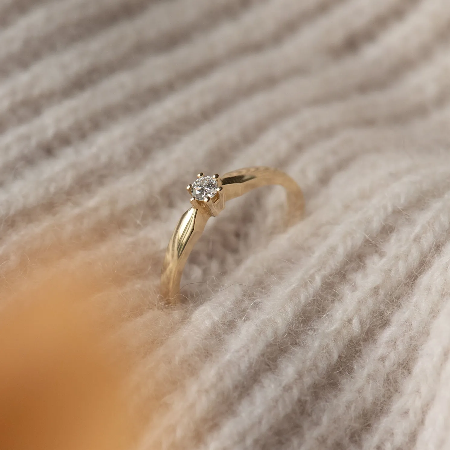 De la Paix Sybil 14 karaat gouden ring met diamant 0.10 karaat