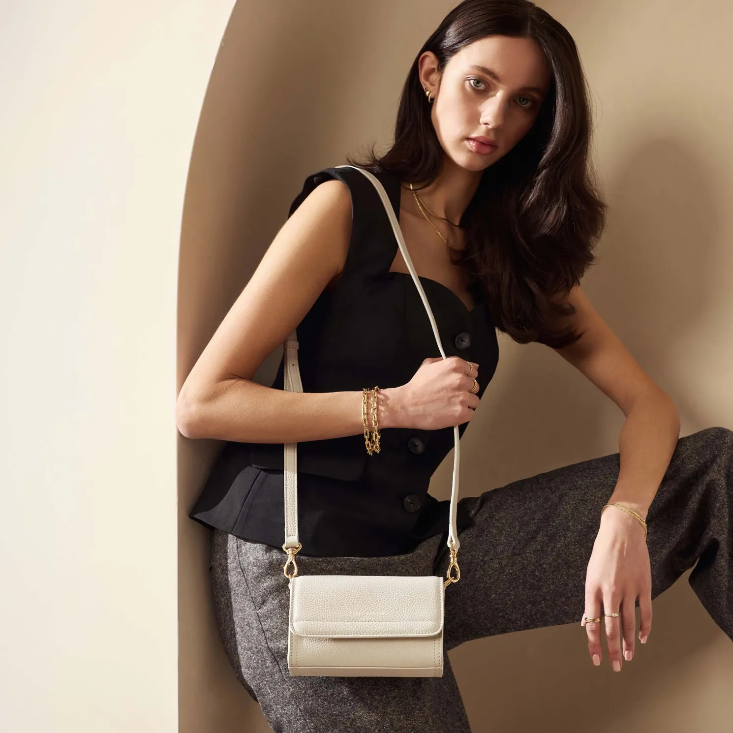 Femme Forte Kim crème leren crossbody tas van kalfsleer