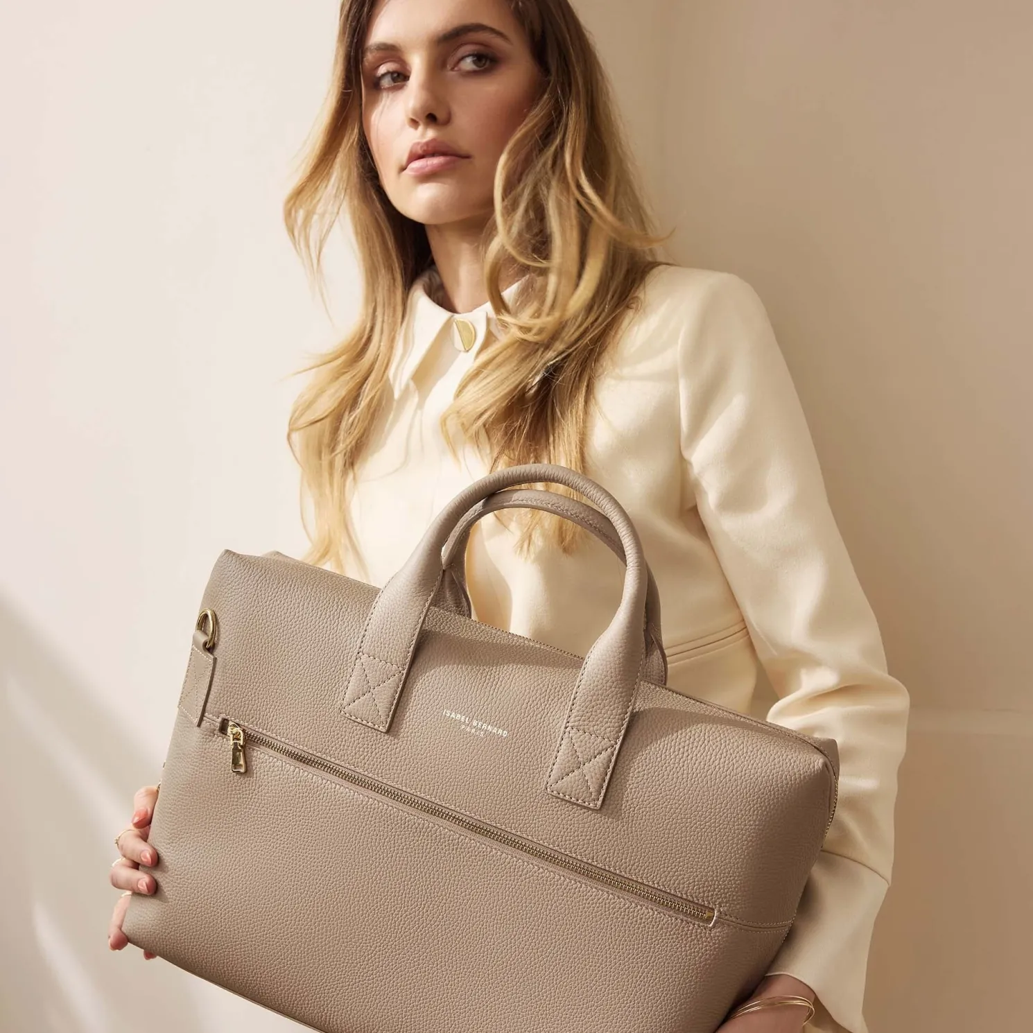 Honoré Anique taupe leren handtas van kalfsleer met 16.4 inch laptopvak