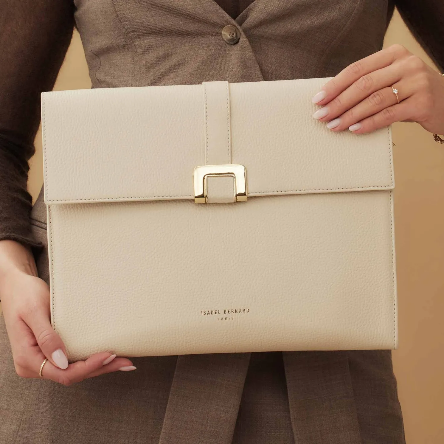 Honoré Clara crème leren laptop hoes van kalfsleer met schouderriem