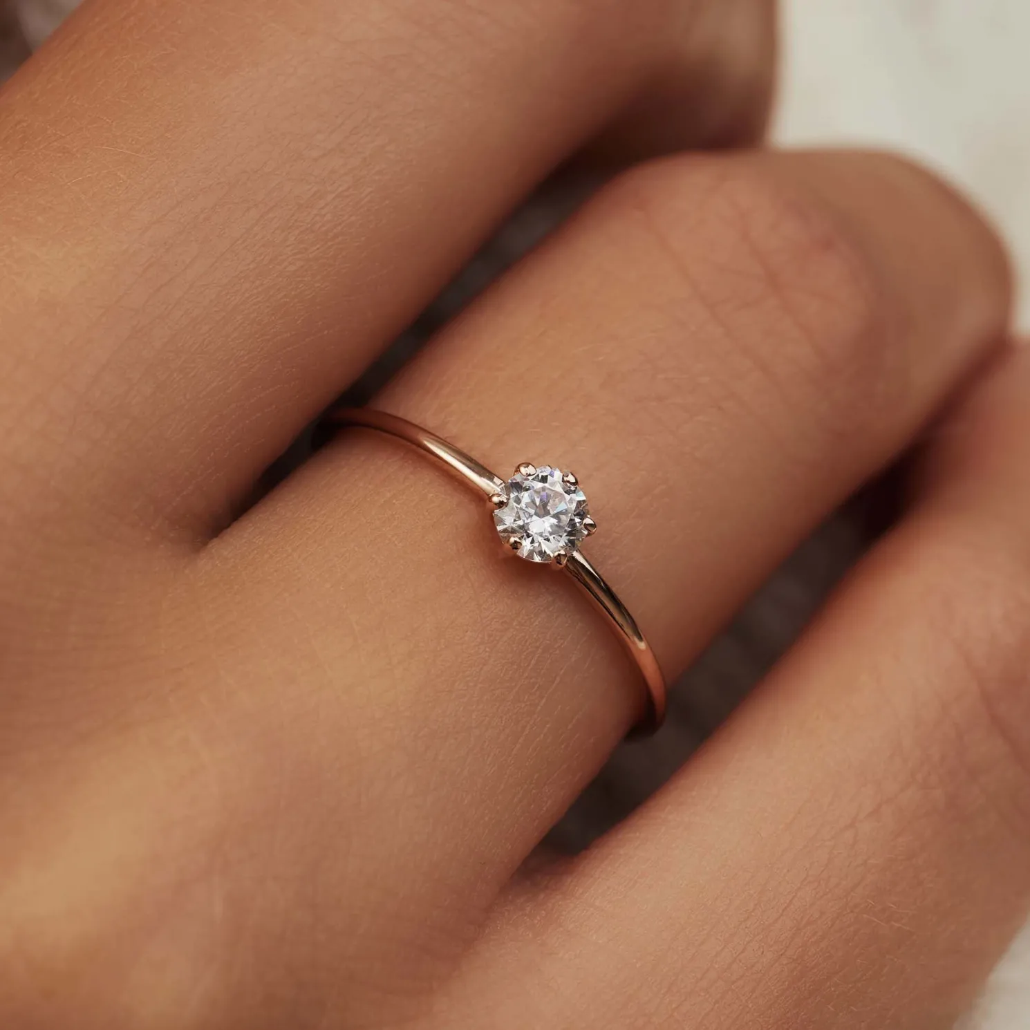 La Concorde Abelle 14 karaat rosé gouden ring met zirkonia steentje