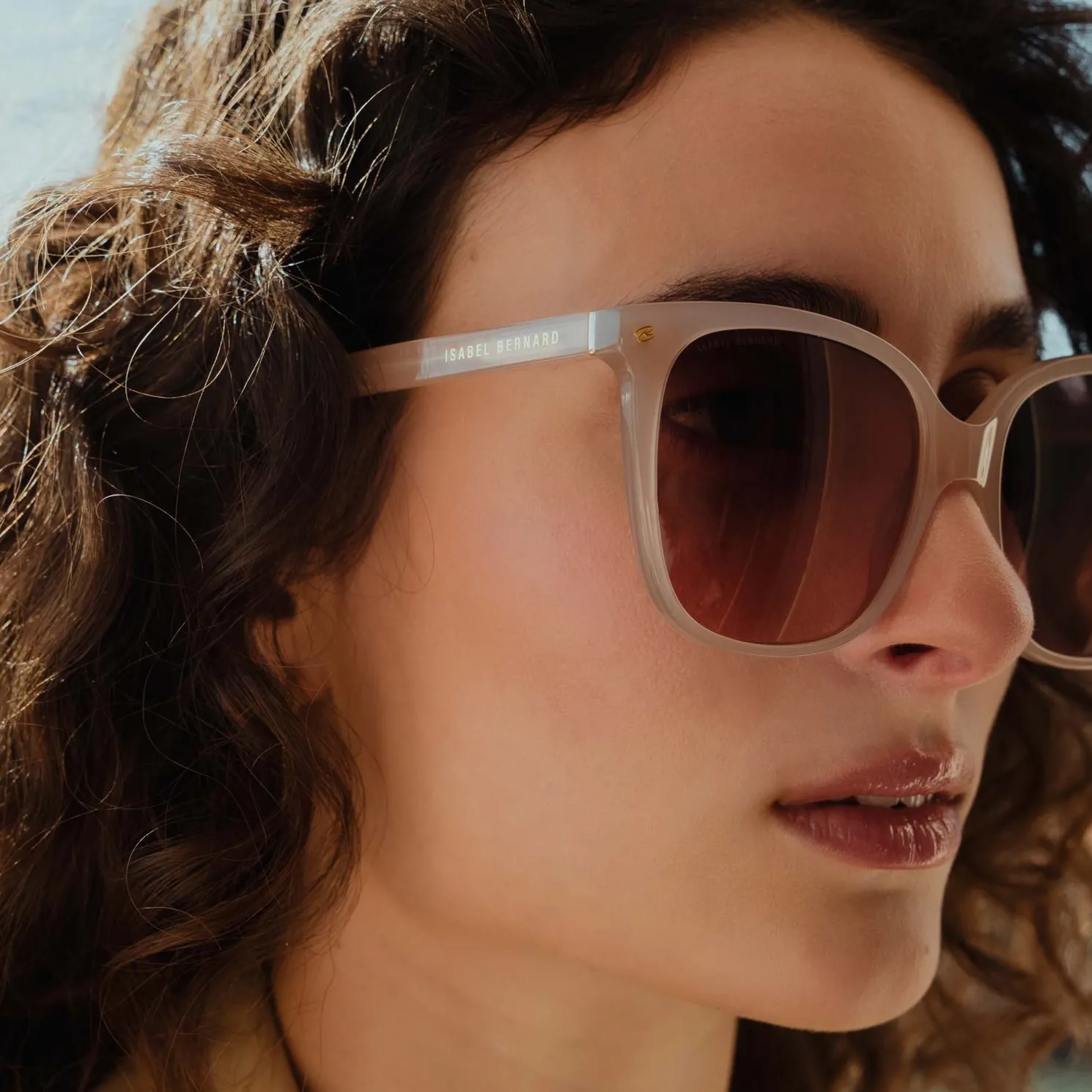 La Villette Raison zacht roze vierkante zonnebril met roze glazen