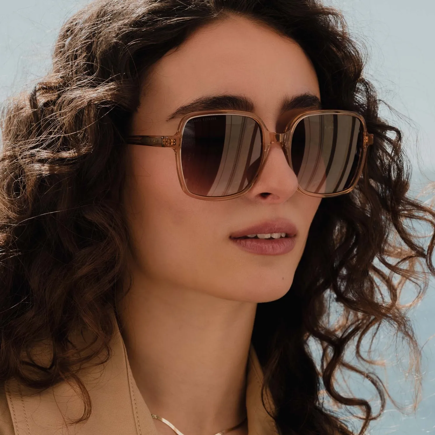 La Villette Rene transparant beige vierkante zonnebril met bruine gradient glazen