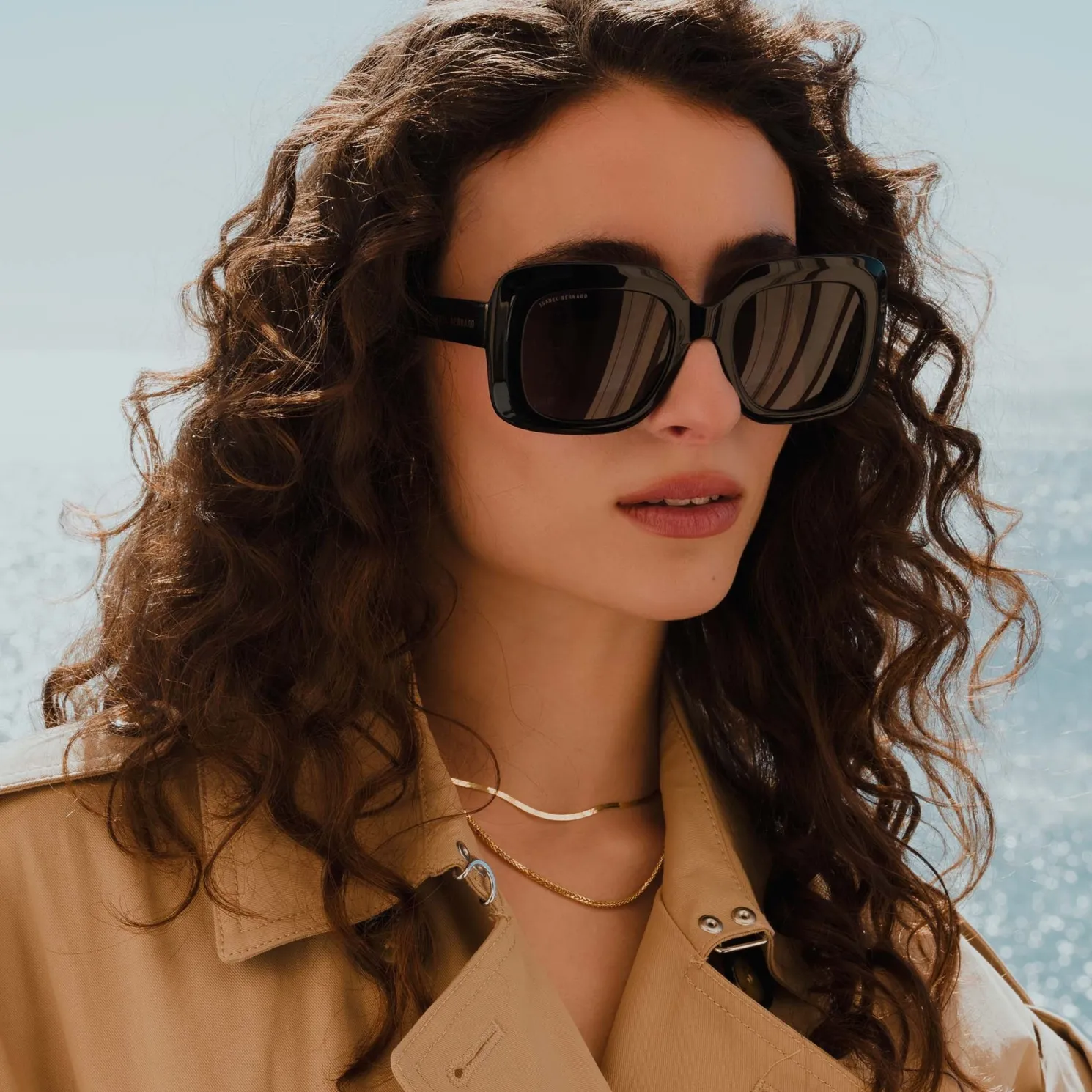 La Villette Rive zwarte vierkante zonnebril met zwarte glazen