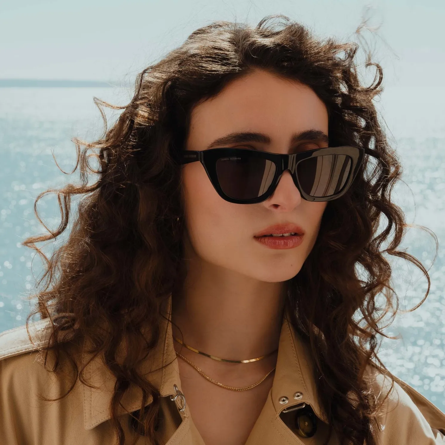 La Villette Roselin zwarte cat eye zonnebril met zwarte glazen