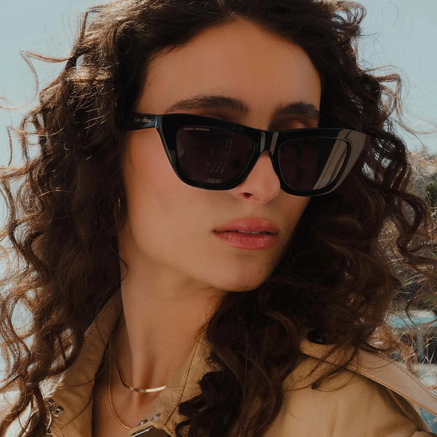 La Villette Roselin zwarte cat eye zonnebril met zwarte glazen