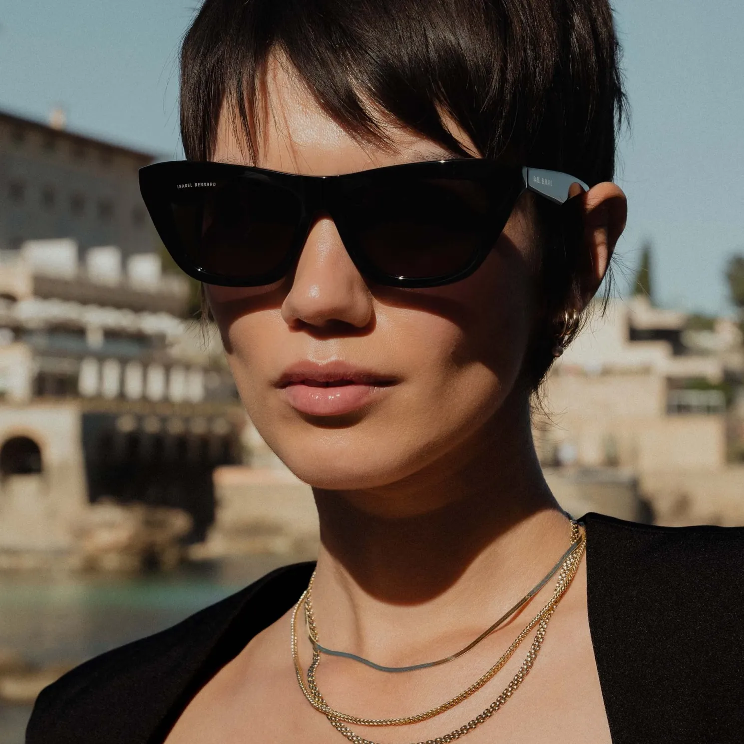 La Villette Roselin zwarte cat eye zonnebril met zwarte glazen