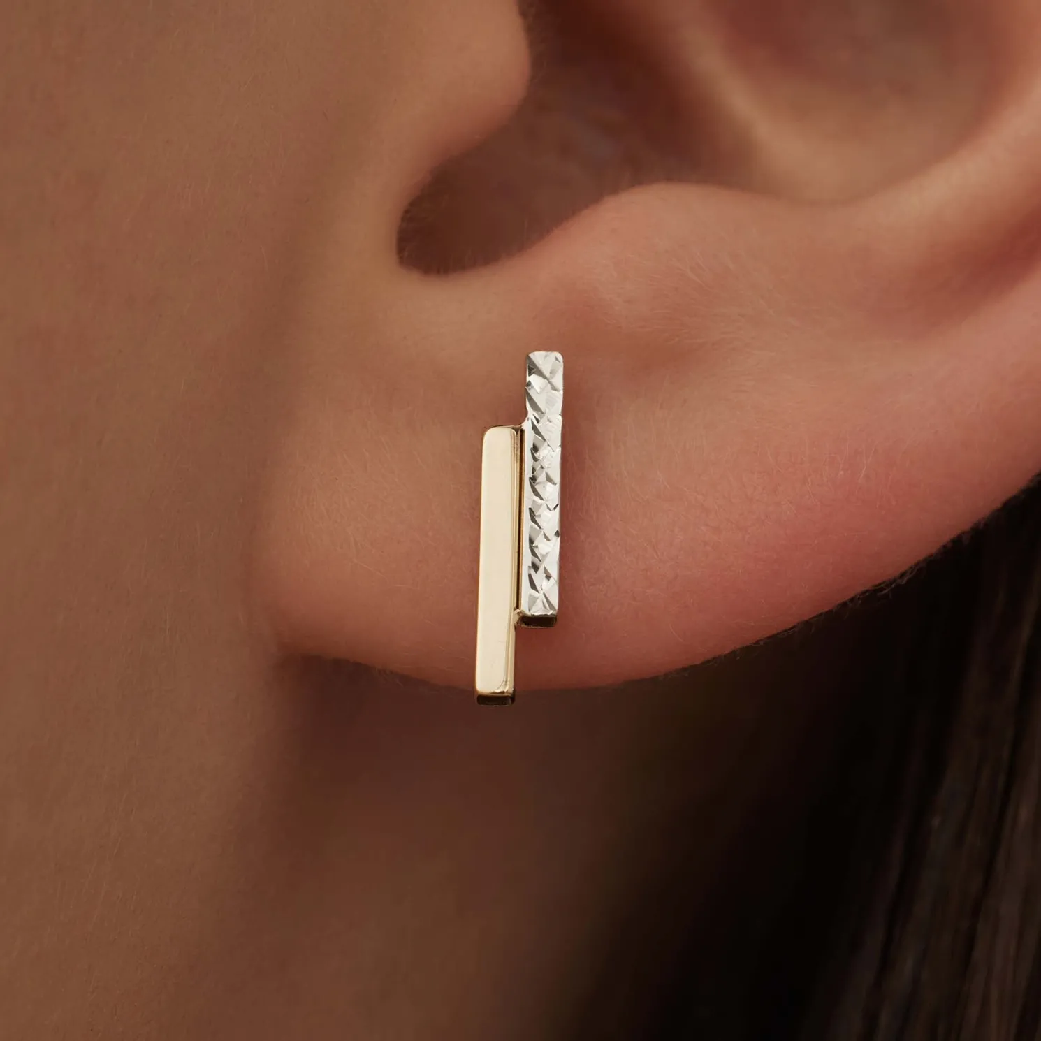 Le Marais Alice 14 karaat gouden oorknoppen met diamond cut