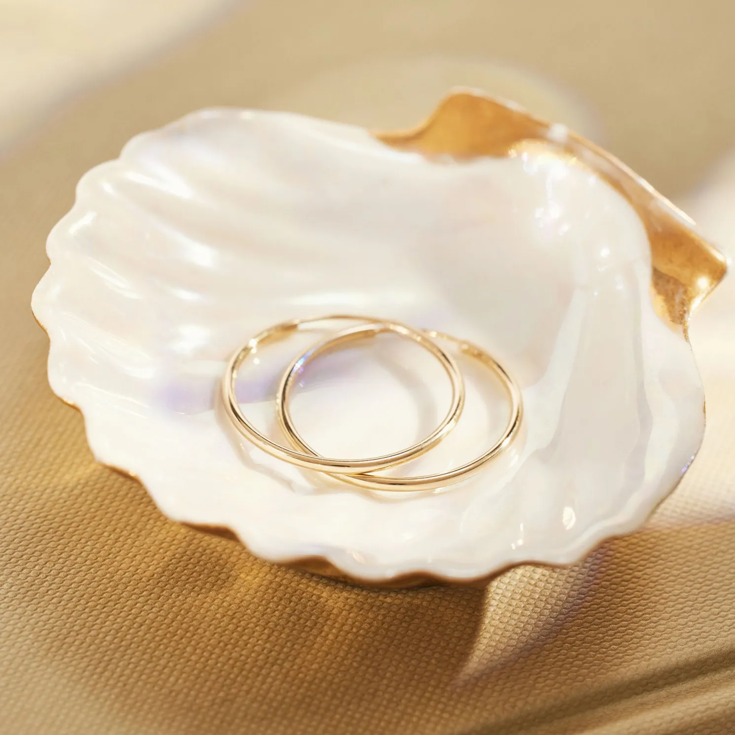 Le Marais Cerise 14 karaat gouden creolen (20 mm)