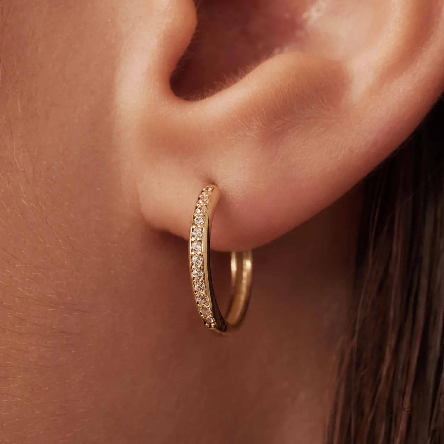 Le Marais Merle 14 karaat gouden creolen met zirkonia (12.5 mm)