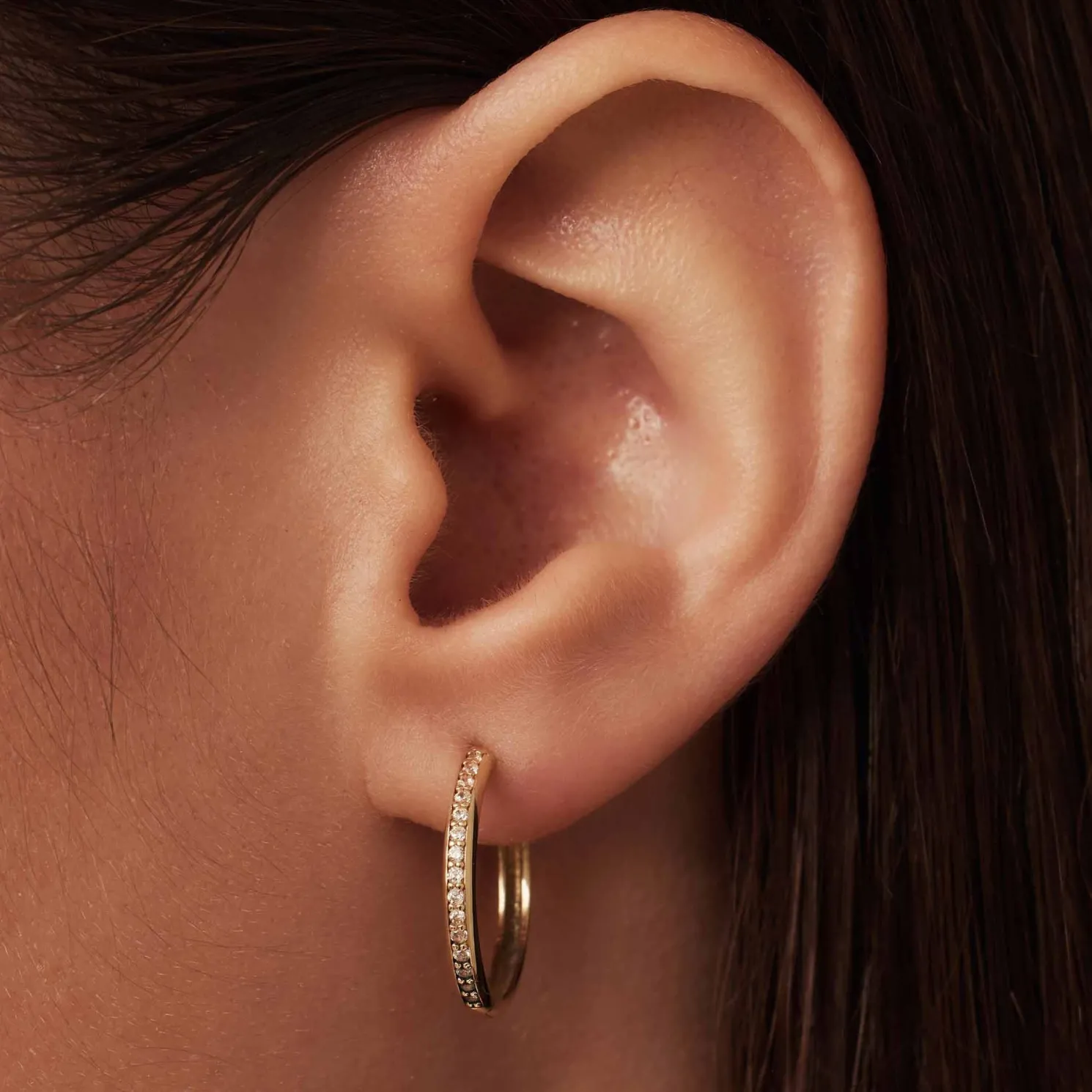 Le Marais Merle 14 karaat gouden creolen met zirkonia (15.5 mm)