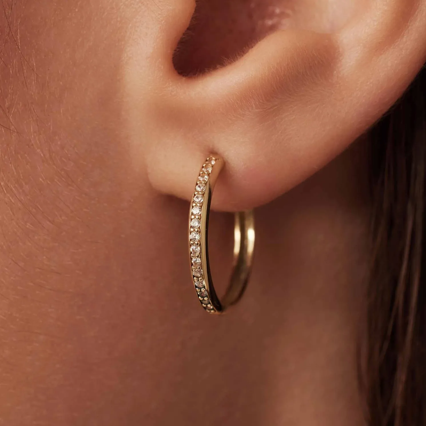 Le Marais Merle 14 karaat gouden creolen met zirkonia (15.5 mm)