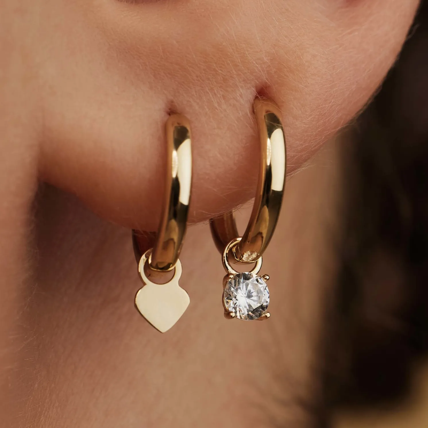 Le Marais Ophélie 14 karaat gouden creolen met zirkonia steentje