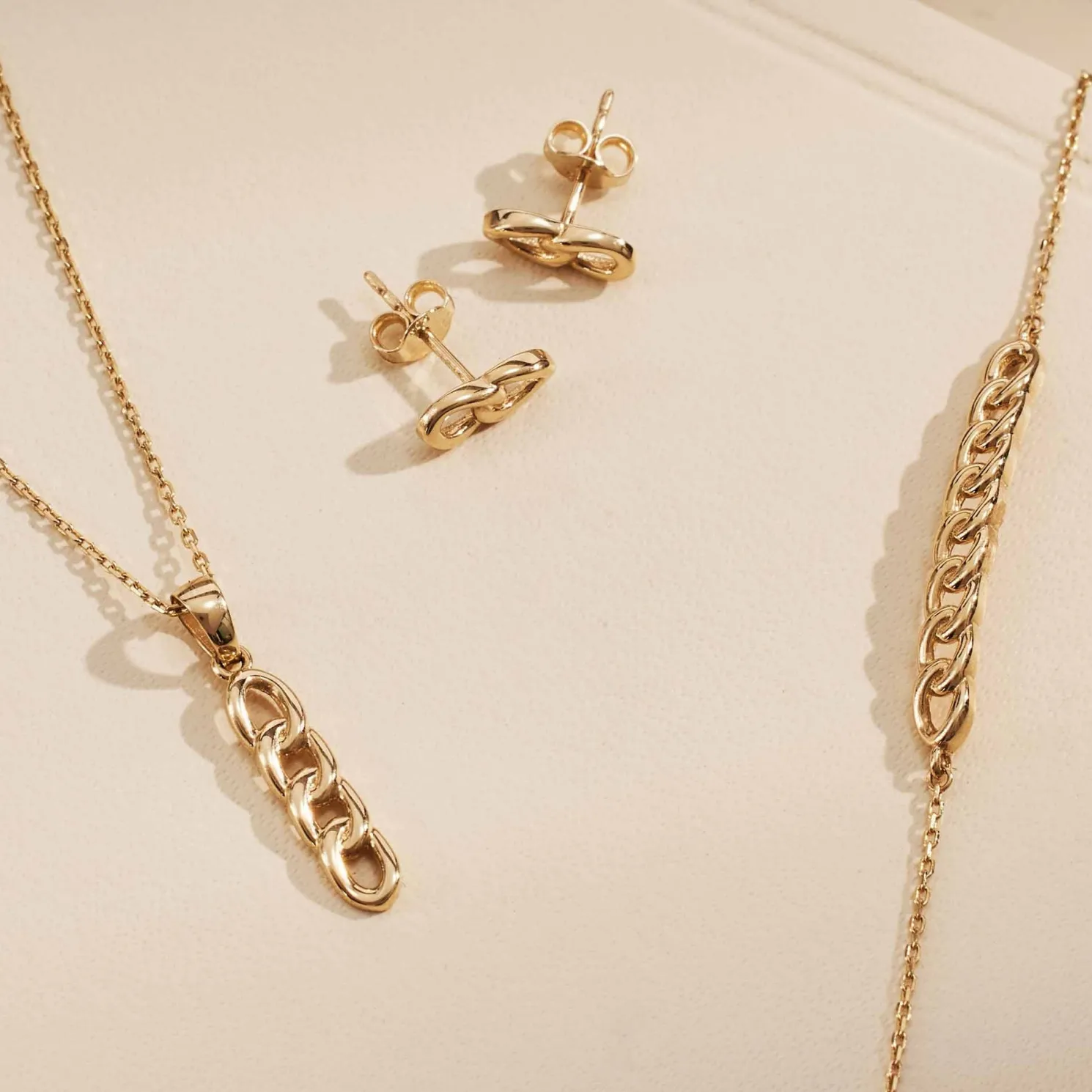 Le Marais Règine 14 karaat gouden oorknoppen met schakels