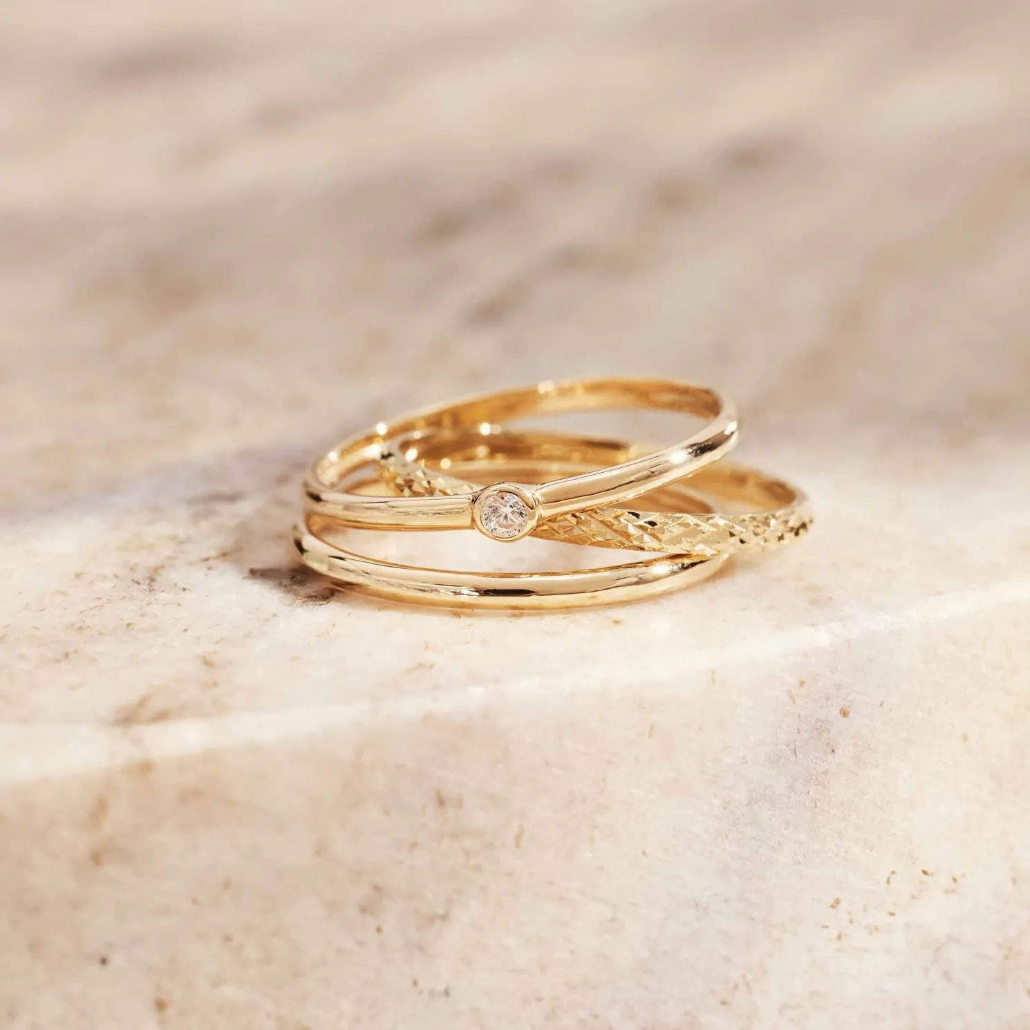 Rivoli Aélys 14 karaat gouden stacking ring met zirkonia steentje