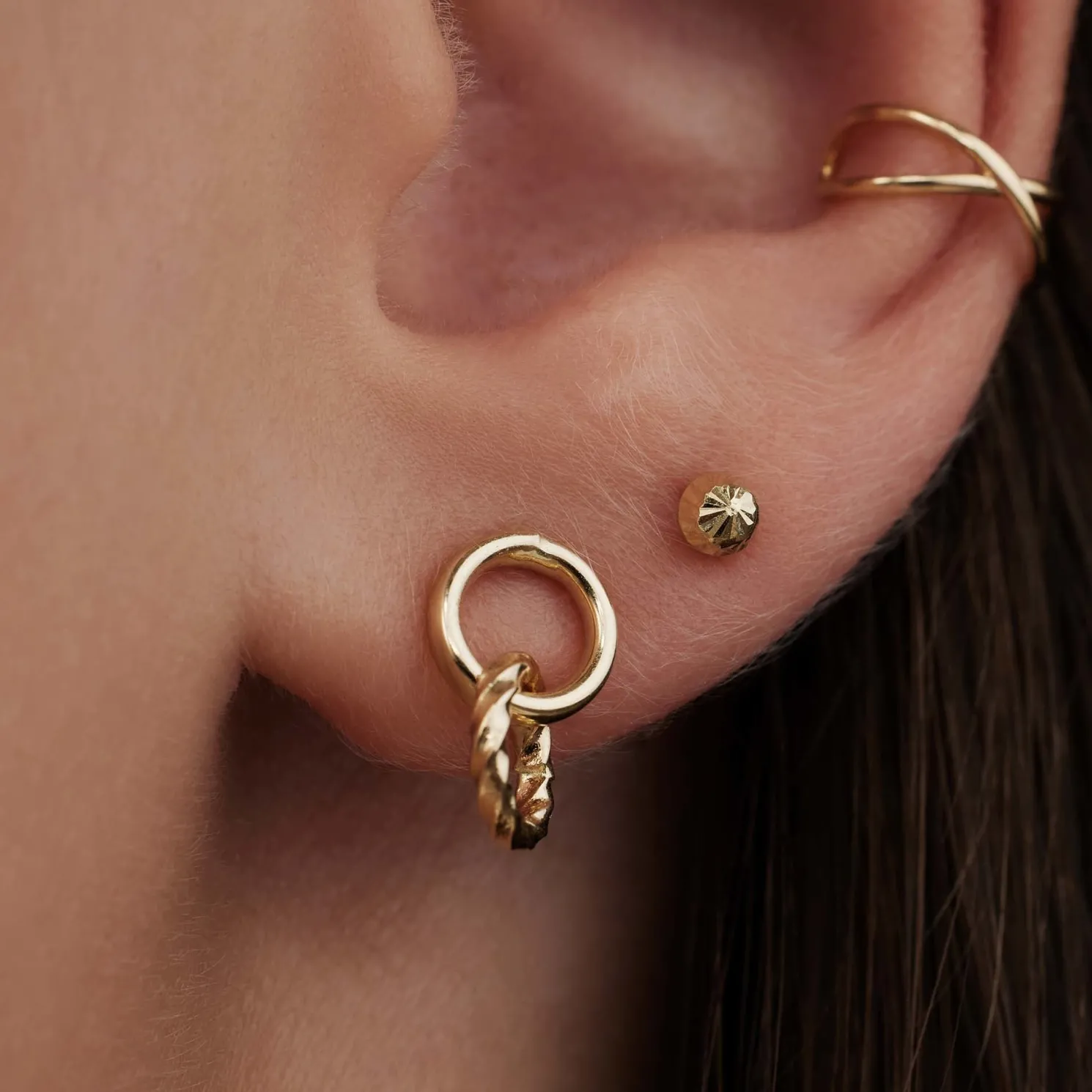 Rivoli Demi 14 karaat gouden oorknoppen met diamond cut