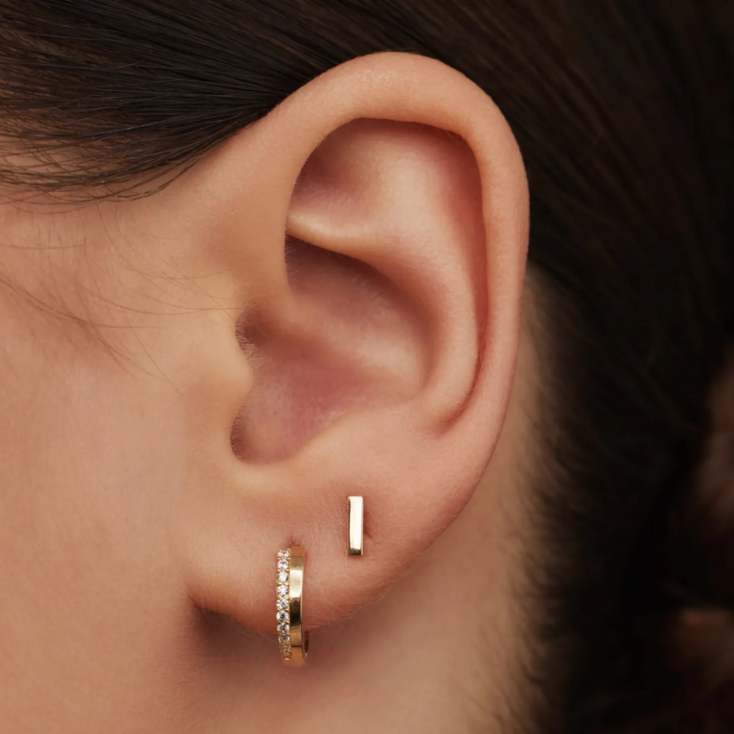 Rivoli Esmée 14 karaat gouden creolen met zirkonia steentjes