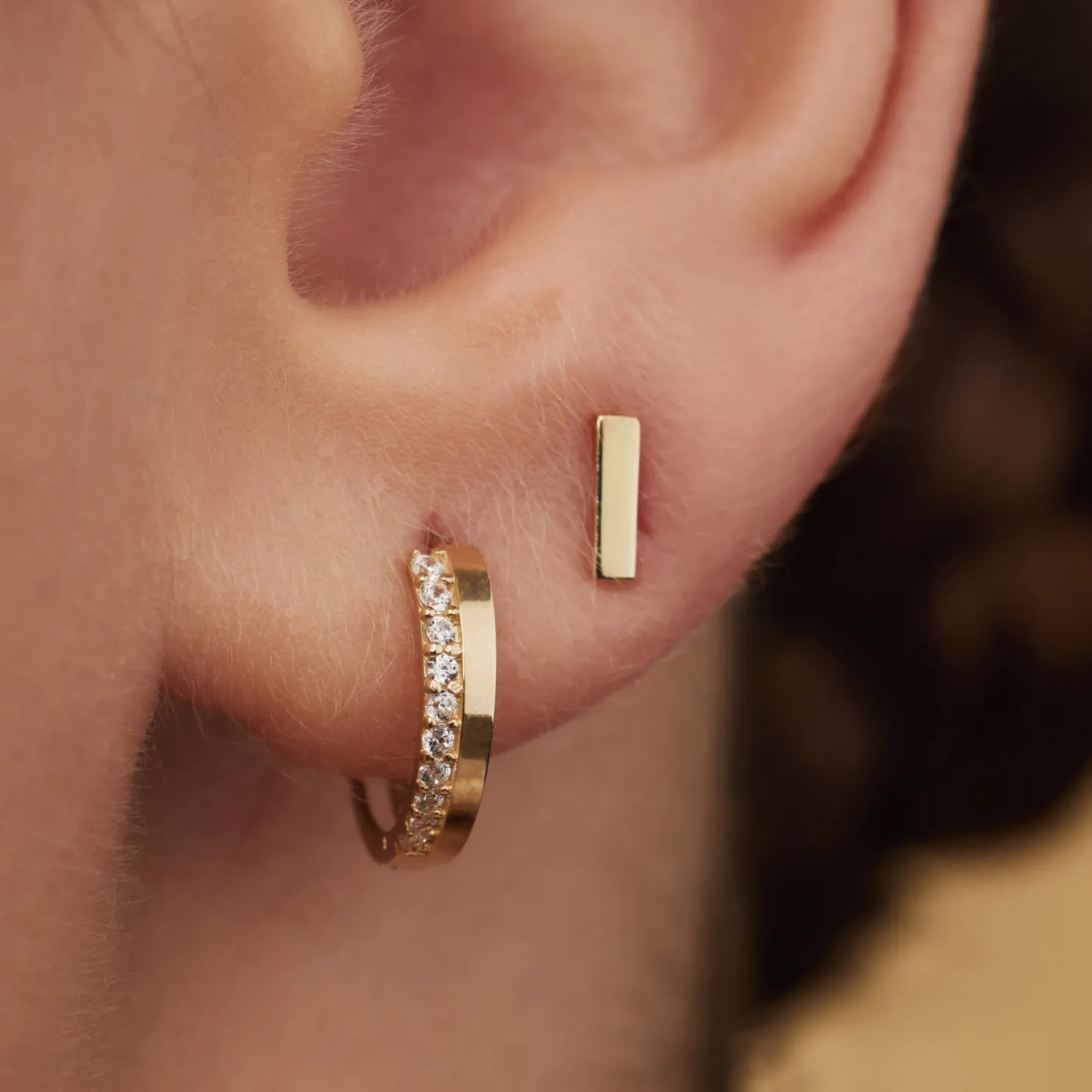 Rivoli Esmée 14 karaat gouden creolen met zirkonia steentjes