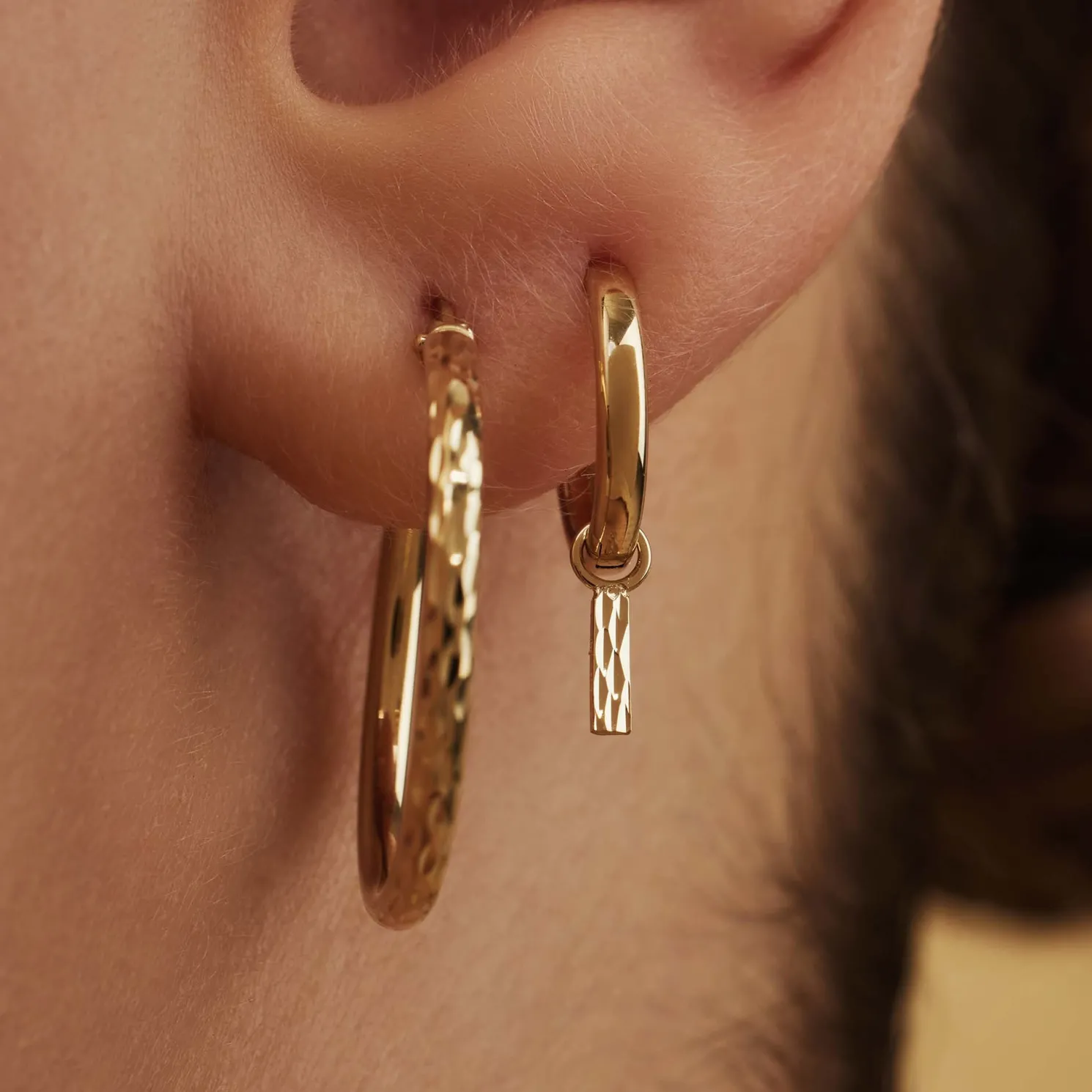 Rivoli Laura 14 karaat gouden creolen met diamond cut staafje