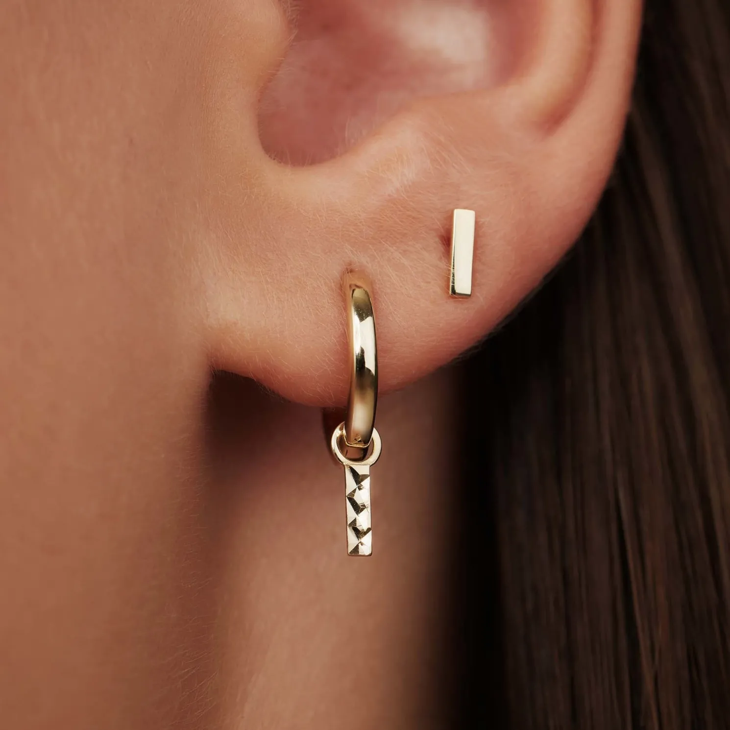 Rivoli Laura 14 karaat gouden creolen met diamond cut staafje