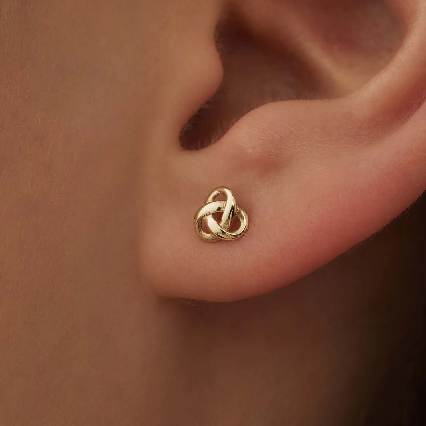 Rivoli Méline 14 karaat gouden oorknoppen met knoopje