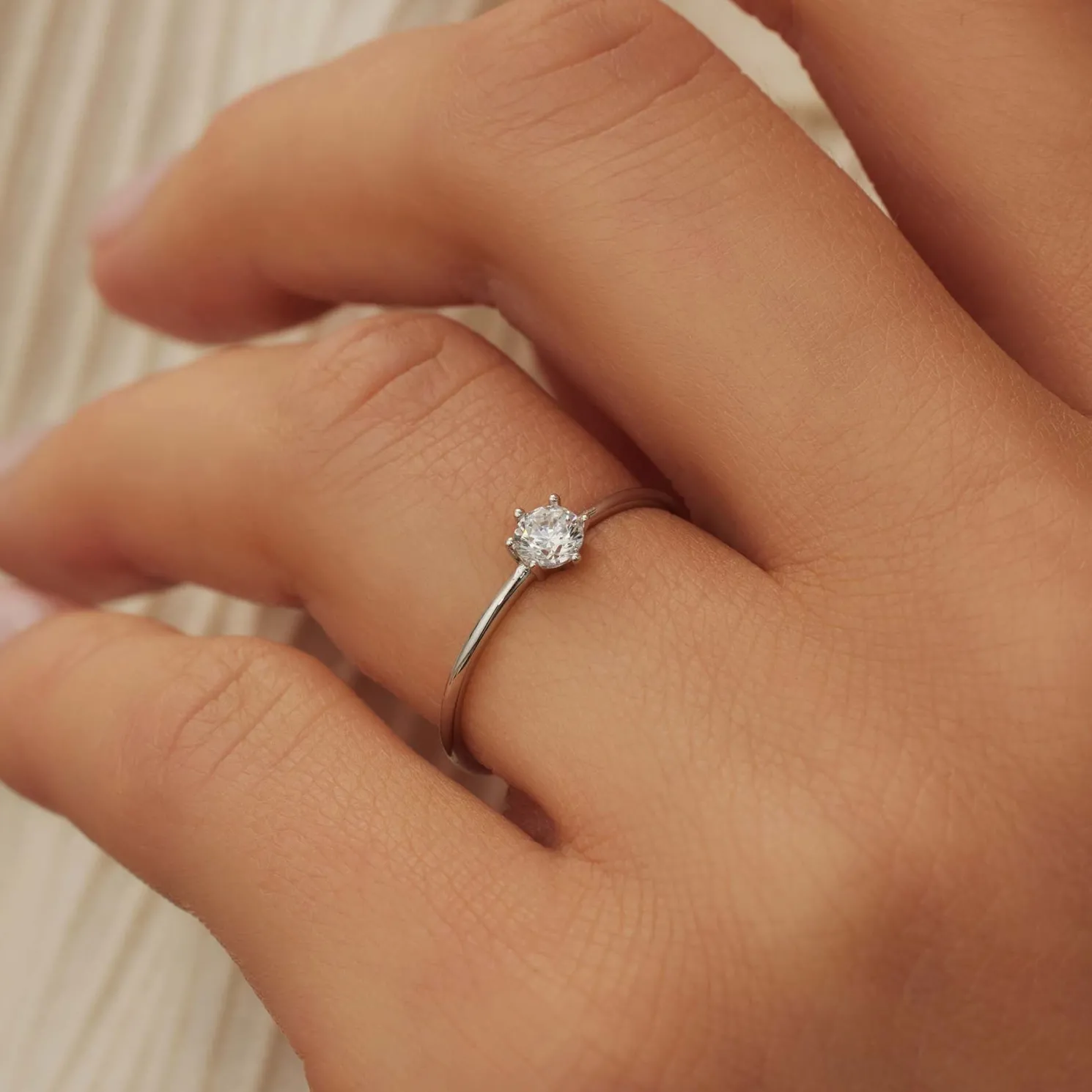 Saint Germain Abelle 14 karaat witgouden ring met zirkonia steentje