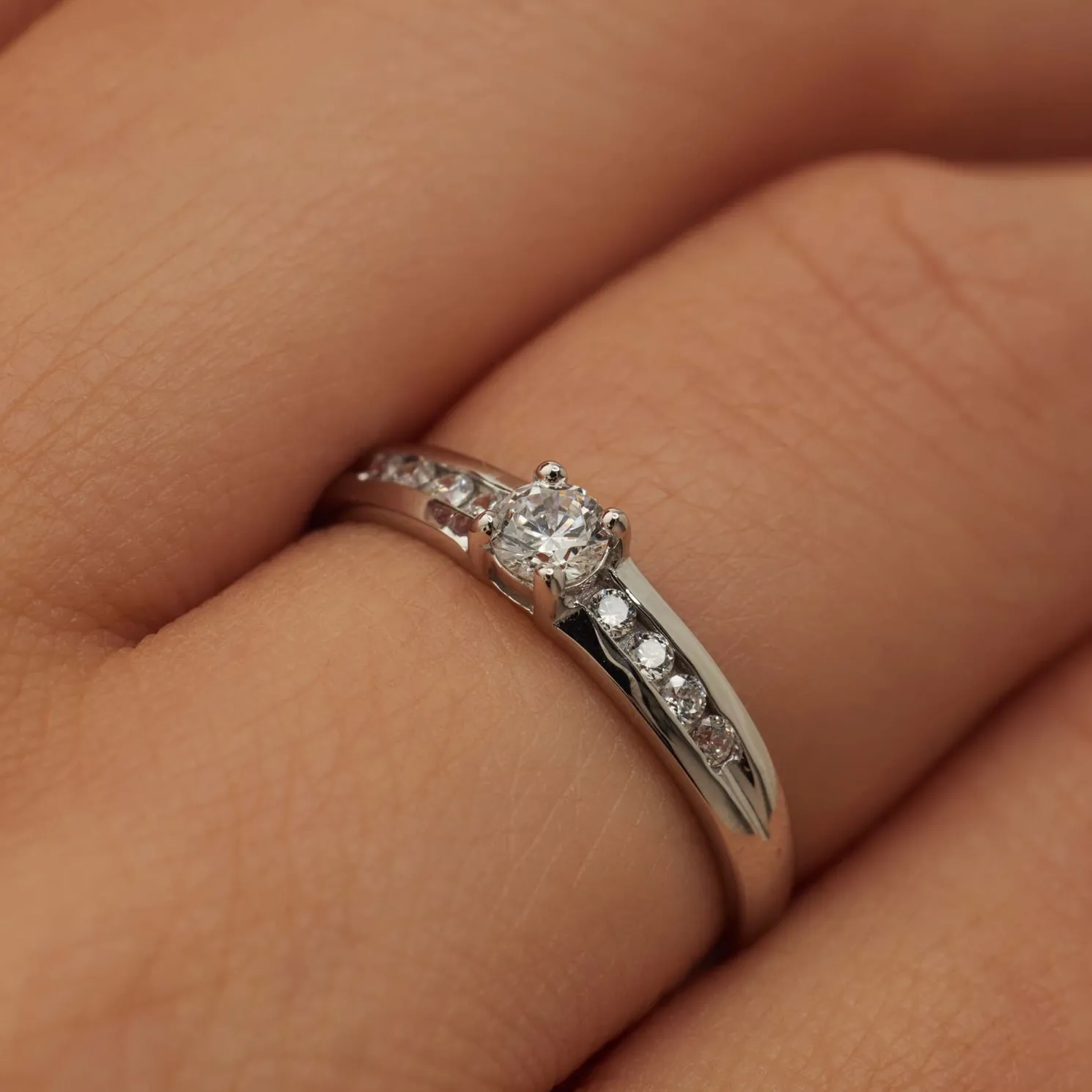 Saint Germain Estee 14 karaat witgouden ring met zirkonia steentjes