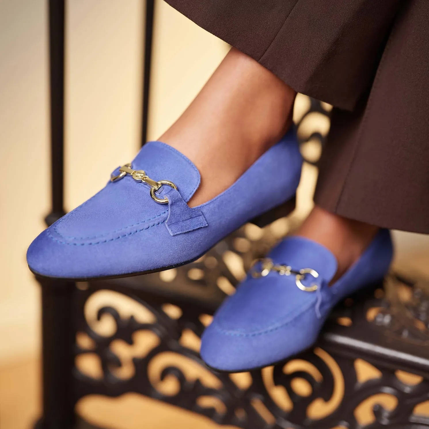 Vendôme Fleur blauwe suède loafers