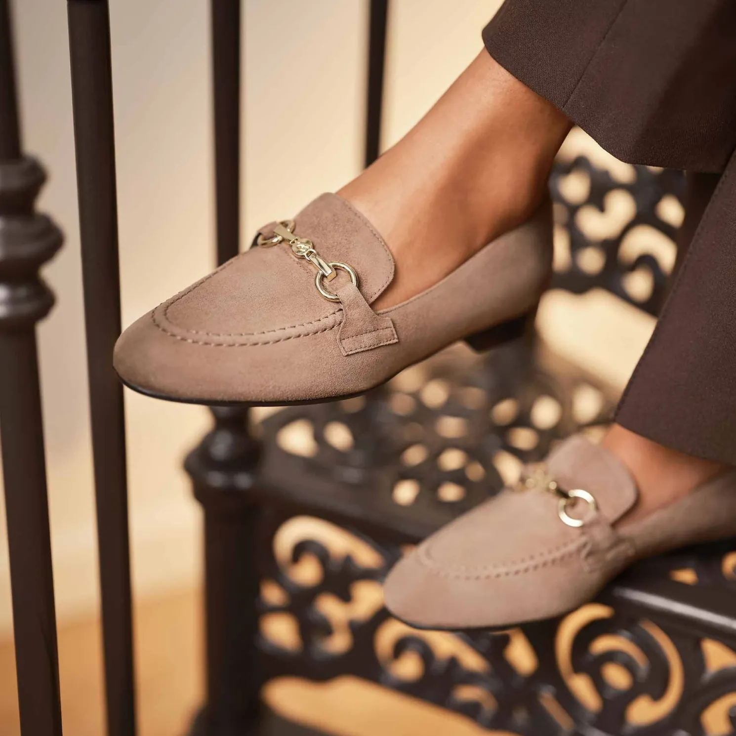Vendôme Fleur taupe suède loafers