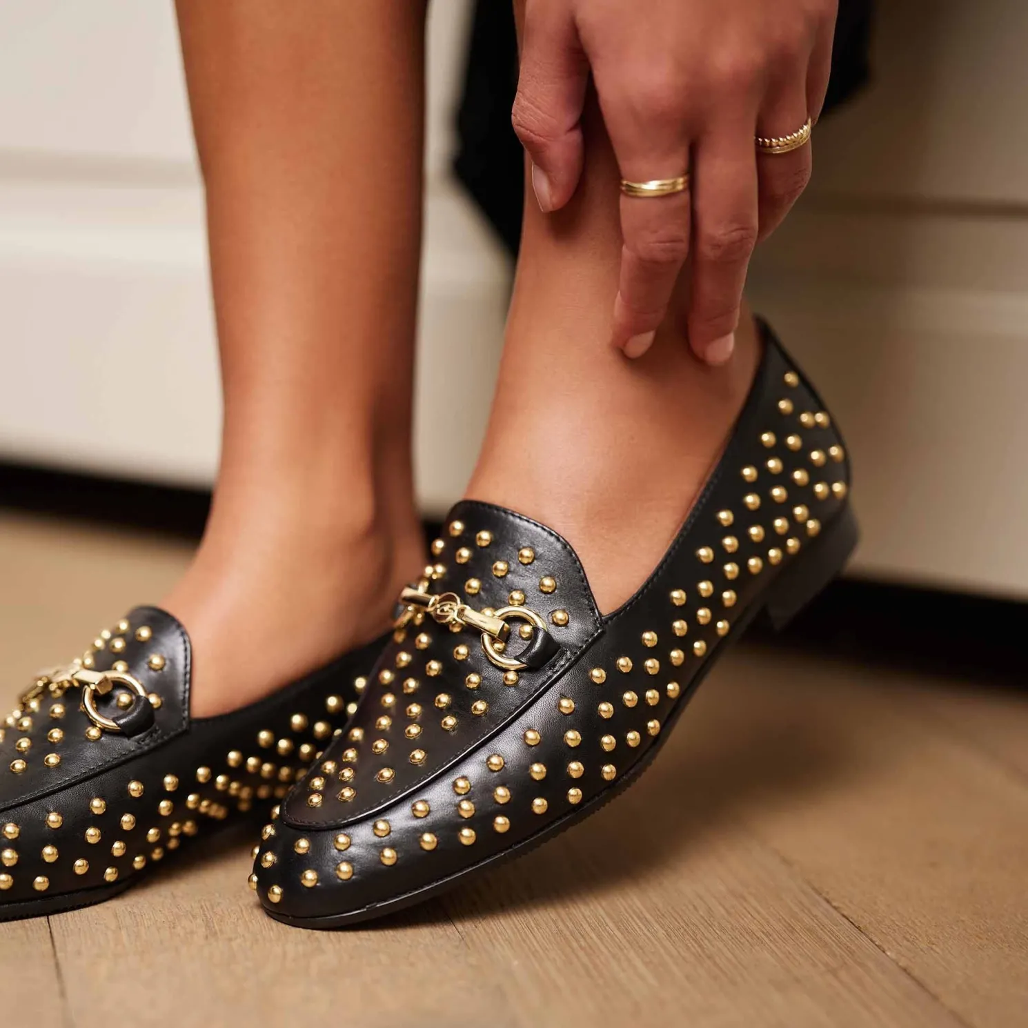 Vendôme Fleur zwarte kalfsleren loafers met studs